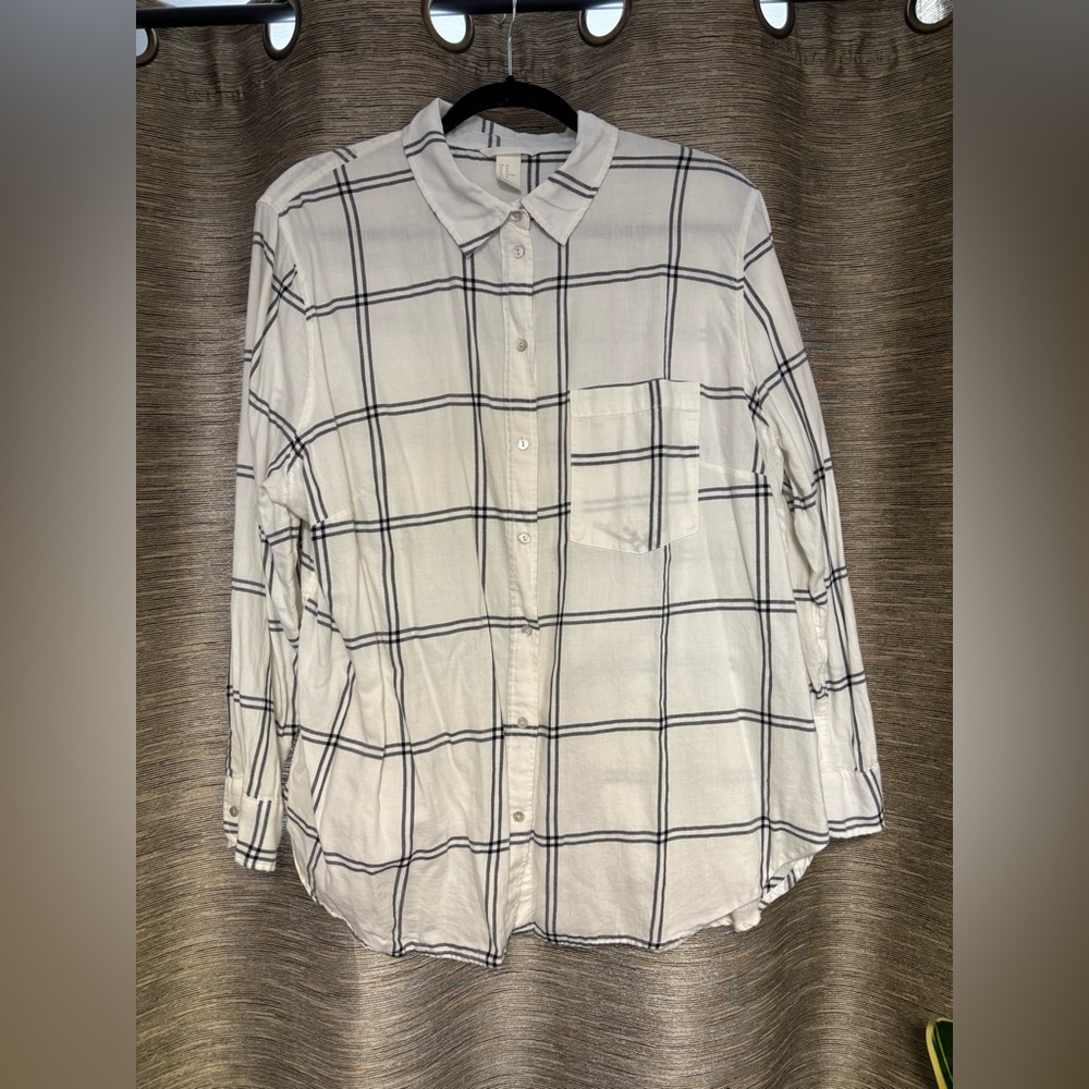 White and Navy Plaid Button-Up Flannel Shirt